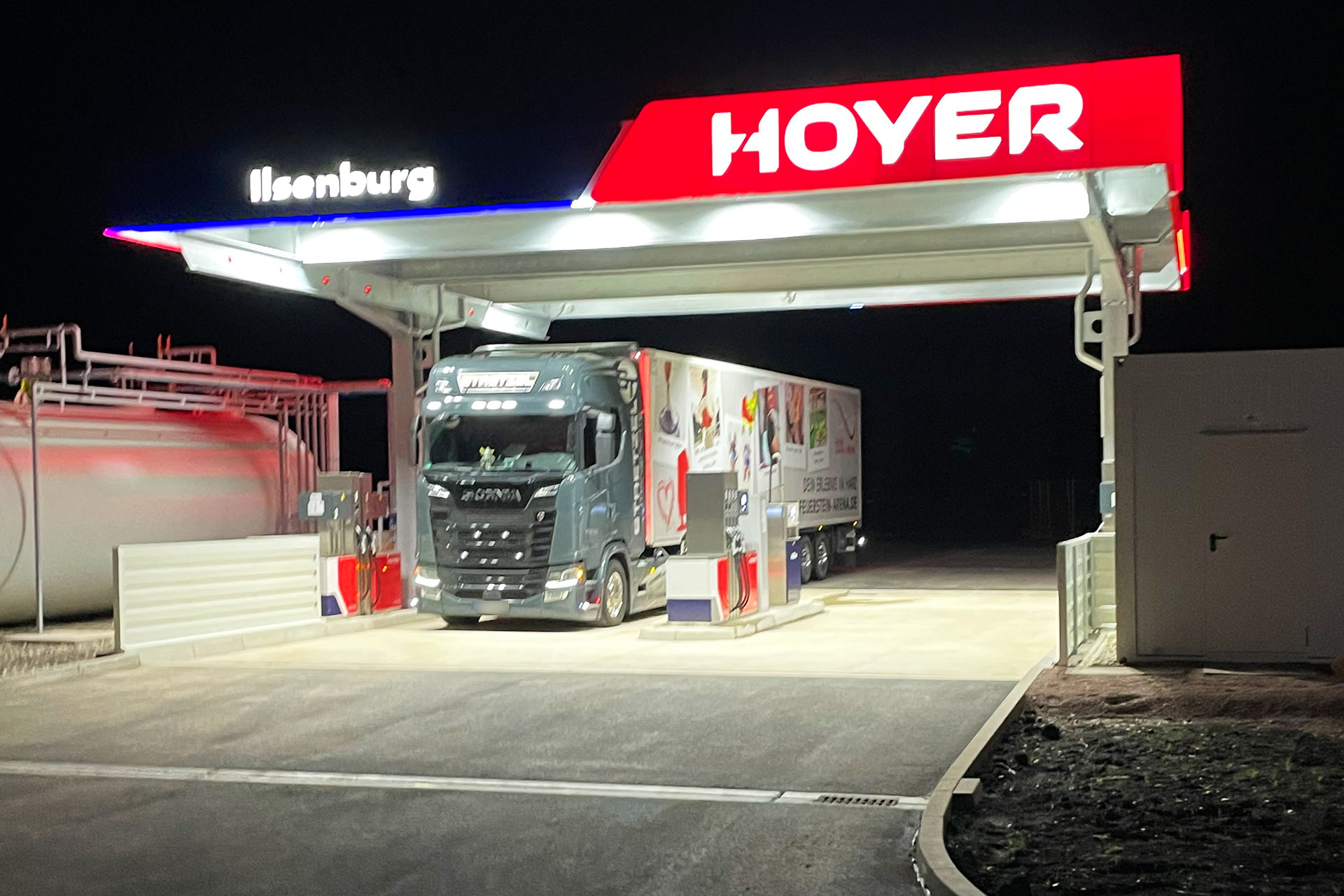 Stretzel Transporte GmbH - Lkw, Lkw-Flotten, Lagerhäuser, Transport von Gütern, Kühlwaren und Getränken sowie Be- und Entladevorgänge, Tankstelle
