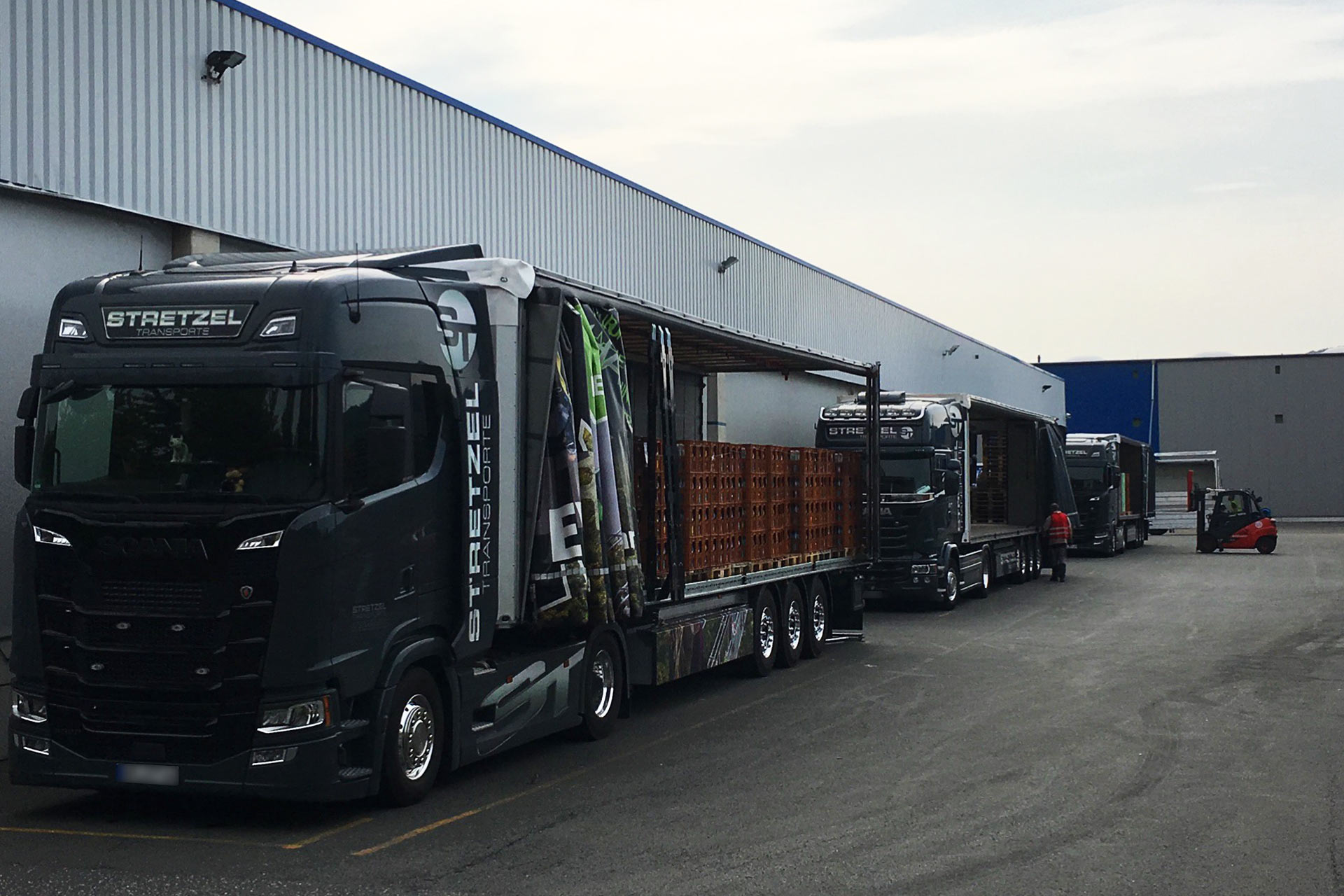 Stretzel Transporte GmbH - Lkw, Lkw-Flotten, Lagerhäuser, Transport von Gütern, Kühlwaren und Getränken sowie Be- und Entladevorgänge