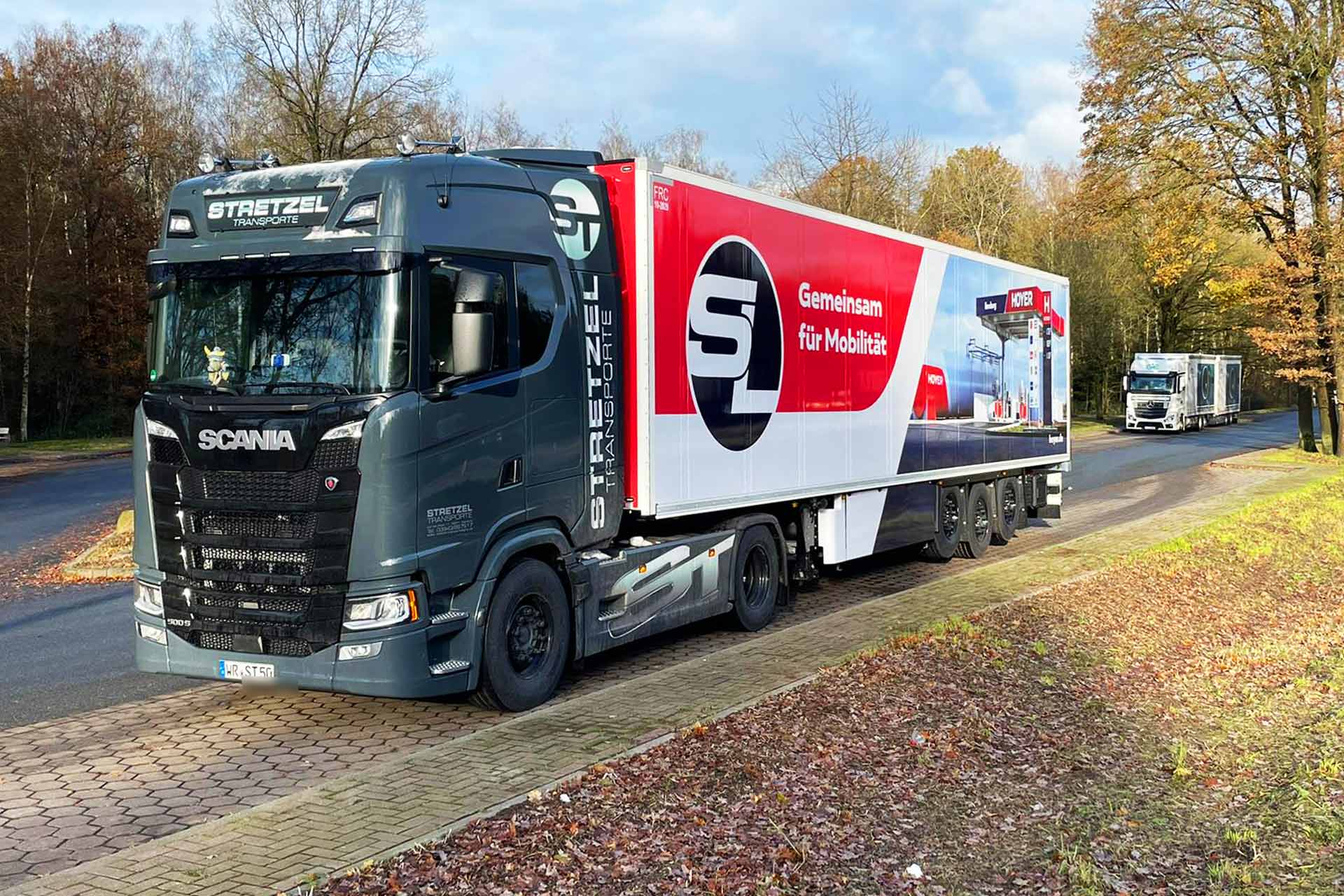 Stretzel Transporte GmbH - Lkw, Lkw-Flotten, Lagerhäuser, Transport von Gütern, Kühlwaren und Getränken sowie Be- und Entladevorgänge, Waschanlage, Reinigung, Fahrzeug