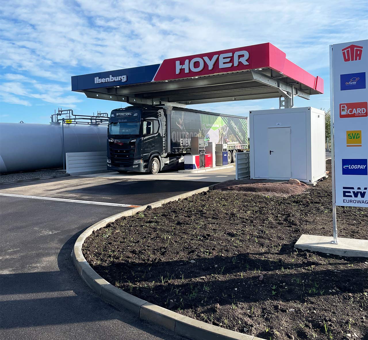 Stretzel Transporte GmbH - Tankstelle, effiziente Versorgung, reibungsloser Ablauf der Transporte
